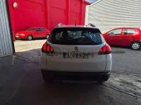 Usado Peugeot 2008 Allure 100 CV (73 kW) 2018 Blanco SUV