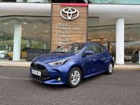 Usado Toyota Yaris 125 CV (91 kW) 2023 Azul Utilitario