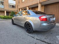 Usado Audi A4 130 CV (95 kW) 2004 Gris / plata Berlina