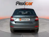 Usado Skoda Fabia Ambition 95 CV (69 kW) 2020 Gris Utilitario