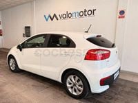 Usado Kia Rio 109 CV (80 kW) 2015 Blanco Berlina