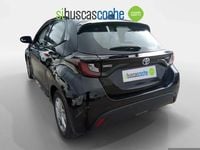 Usado Toyota Yaris Hybrid Business Edition 116 CV (85 kW) 2021 Gris/plata