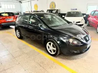 Usado Seat Leon Sport 105 CV (77 kW) 2006 Negro Utilitario