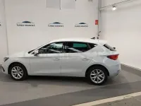 Usado Seat Leon Style 115 CV (84 kW) 2022 Blanco Berlina