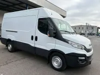 Usado Iveco Daily 136 CV (100 kW) 2018 Blanco Van
