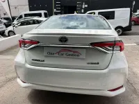 Usado Toyota Corolla Style 122 CV (89 kW) 2021 Blanco Berlina