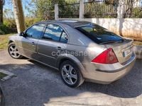 Usado Ford Mondeo Ghia 130 CV (95 kW) 2002 Beige Berlina