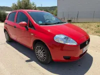 Usado Fiat Punto Active 60 CV (44 kW) 2010 Rojo Utilitario