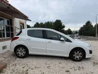 Usado Peugeot 308 Access 98 CV (72 kW) 2013 Blanco Utilitario