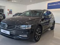 Usado VW Passat Executive 150 CV (110 kW) 2022 Gris / plata Familiar