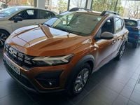 Usado Dacia Sandero Expression 100 CV (73 kW) 2023 Naranja Berlina