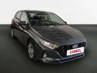 Usado Hyundai i20 101 CV (74 kW) 2022 Gris Berlina