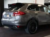 Usado Porsche Cayenne 245 CV (180 kW) 2012 Gris / plata SUV