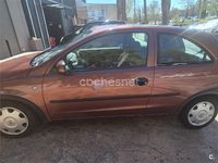 Usado Opel Corsa Comfort 75 CV (55 kW) 2001 Granate Utilitario