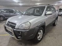 Usado Hyundai Tucson Comfort 112 HP (82 kW) 2004 Cinzento SUV