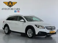 Usado Opel Insignia Country Tourer 195 CV (143 kW) 2014 Blanco Familiar