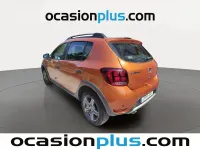 Usado Dacia Sandero 90 CV (66 kW) 2018 Naranja Utilitario