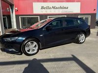 Usado Opel Insignia Selective 136 CV (100 kW) 2019 Azul Familiar