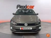 Usado VW Polo Advance 75 CV (55 kW) 2018 Gris Utilitario