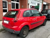 Używany Ford Fiesta Ambiente 68 KM (50 kW) 2008 Czerwony Hatchback