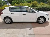 Usado Peugeot 308 Access 100 CV (73 kW) 2019 Blanco Berlina