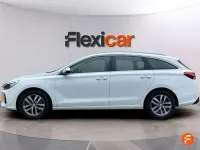 Usado Hyundai i30 110 CV (80 kW) 2018 Blanco Familiar