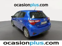 Usado Toyota Yaris Active 100 CV (73 kW) 2018 Azul Utilitario
