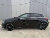 Usado Mercedes A180 Urban 109 CV (80 kW) 2012 Negro Utilitario