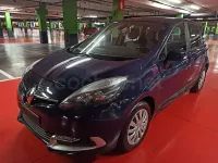Usado Renault Scénic III Expression 115 CV (84 kW) 2014 Azul Monovolumen