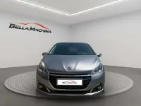 Usado Peugeot 208 Signature Sky 83 CV (61 kW) 2019 Gris Utilitario