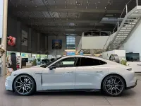 Nuevo Porsche Taycan Black Edition 300 kW (408 CV) 2026 Eléctrico Berlina