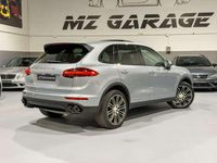 Usado Porsche Cayenne 262 CV (192 kW) 2015 Gris / plata SUV