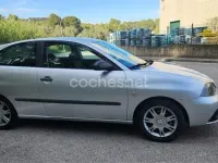 Usado Seat Ibiza 100 CV (73 kW) 2007 Gris / plata Utilitario