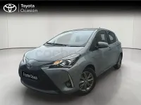 Usado Toyota Yaris Hybrid Active 100 CV (73 kW) 2018 Gris / plata Berlina