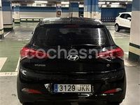 Usado Hyundai i20 84 CV (61 kW) 2015 Negro Berlina