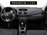 Usado Renault Mégane Authentique 90 CV (66 kW) 2011 Gris / plata Berlina