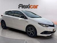 Usado Toyota Auris Hybrid Active 136 CV (100 kW) 2018 Blanco Berlina