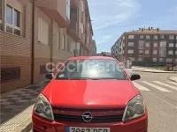 Usado Opel Astra Enjoy 90 CV (66 kW) 2005 Rojo Berlina