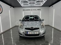 Usado Toyota Yaris Active 69 CV (50 kW) 2009 Gris / plata Berlina