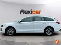 Usado Hyundai i30 110 CV (80 kW) 2018 Blanco Familiar