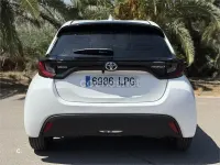 Usado Toyota Yaris Hybrid Plus 116 CV (85 kW) 2021 Blanco Berlina