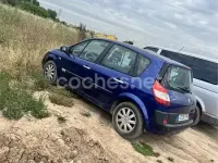 Usado Renault Scenic E-Tech Dynamique 150 CV (110 kW) 2006 Azul Monovolumen