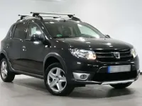 Usado Dacia Sandero Stepway 90 CV (66 kW) 2013 Negro Utilitario