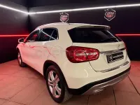 Usado Mercedes GLA180 Urban 122 CV (89 kW) 2016 Blanco SUV