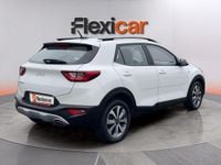 Usado Kia Stonic 84 CV (61 kW) 2022 Blanco SUV