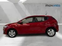 Usado Dacia Sandero Expression 101 CV (74 kW) 2023 Rojo Berlina