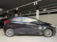 Usado Ford Fiesta Trend 95 CV (69 kW) 2014 Negro Utilitario