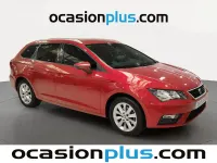 Usado Seat Leon Style 110 CV (80 kW) 2018 Rojo Monovolumen