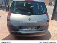 Usado Renault Scenic E-Tech Dynamique 120 CV (88 kW) 2005 Gris / plata Monovolumen
