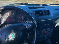 Usado Alfa Romeo 147 Distinctive 120 CV (88 kW) 2005 Rojo Utilitario